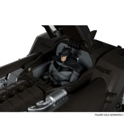 Batmovil White Knight (Gold Label) 18cm DC Multiverse