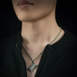 Colgante Blasón Stark - Juego de Tronos, 9cm x 7.3cm x 2.5cm