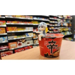 Estatua Goddess of Victory: Nikke PVC 8 cm con Llavero