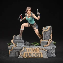 Estatua PVC Lara Croft Tomb Raider 24 cm Dark Horse