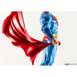 Estatua Superman Classic Version 30 cm DC Heroes