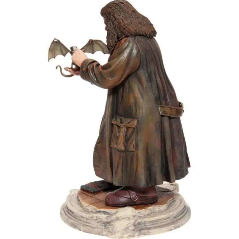 Figura de colección Enesco Hagrid con Norberto