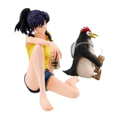 Figura Evangelion Misato Katsuragi & Pen Pen