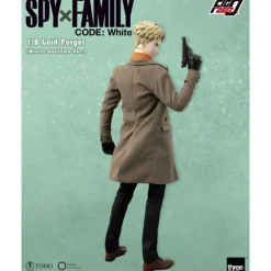 Figura Loid Forger Invierno Spy X Family Code