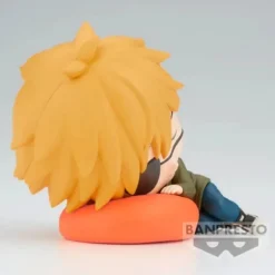 Figura Q Posket Denji Sleeping Chainsaw Man de Banpresto 7 cm