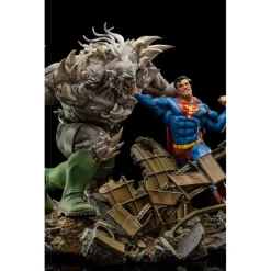 Figura Superman vs Doomsday – Estatua 1/10 BDS Art Scale de Iron Studios (30 cm)