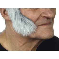 Patillas anchas curvadas con pelo blanco