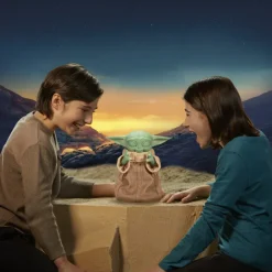 Peluche Baby Yoda animatrónico comilón El Mandaloriano