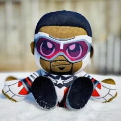 Peluche Marvel Sam Wilson Capitán América