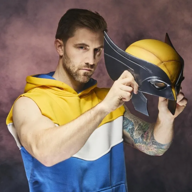 Réplica Casco Premium Lobezno Marvel Legends Hasbro