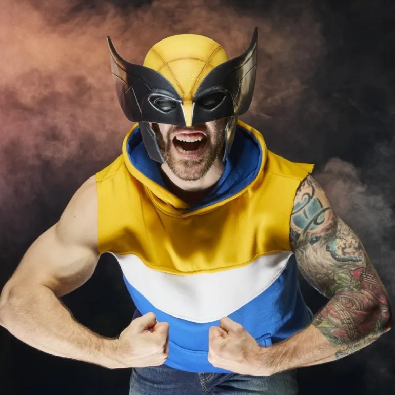 Réplica Casco Premium Lobezno Marvel Legends Hasbro