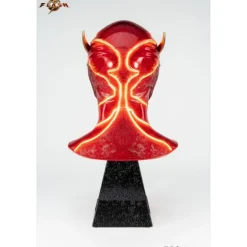 Réplica de poliresina con luz del casco de The Flash a escala 1:1