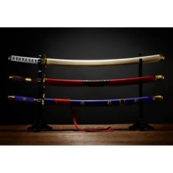Set de 3 Proplicas Katanas Roronoa Zoro One Piece 95 cm