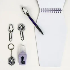 Set de Papelería Wednesday: Un Toque Único y Misterioso