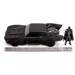 Vehículo Batmobile 1/18 Batman Jada Toys con Figura 7 cm
